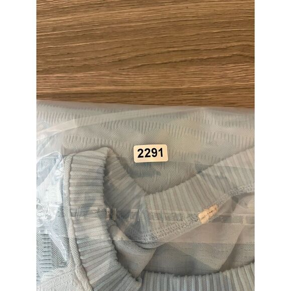 Lululemon Rest Less Pullover Light Blue Textured Thumbholes Women's 6* - Picture 10 of 10